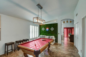Route 66 Oasis in Downtown Gilbert with Heated Pool & Mini Golf